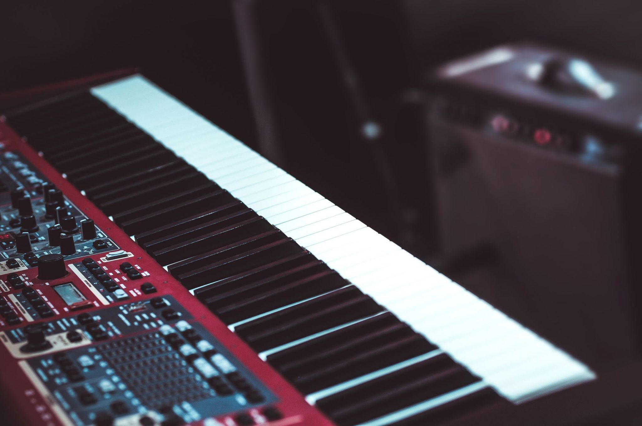 Enjoy Crisp Sound With the Best Keyboard Amp Best Digital Piano Guide